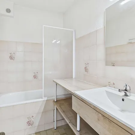 Apartman 2 Pieces A Marseillan-plage Avec Parking Et Climatisation - Fr-1-326-853 Marseillan